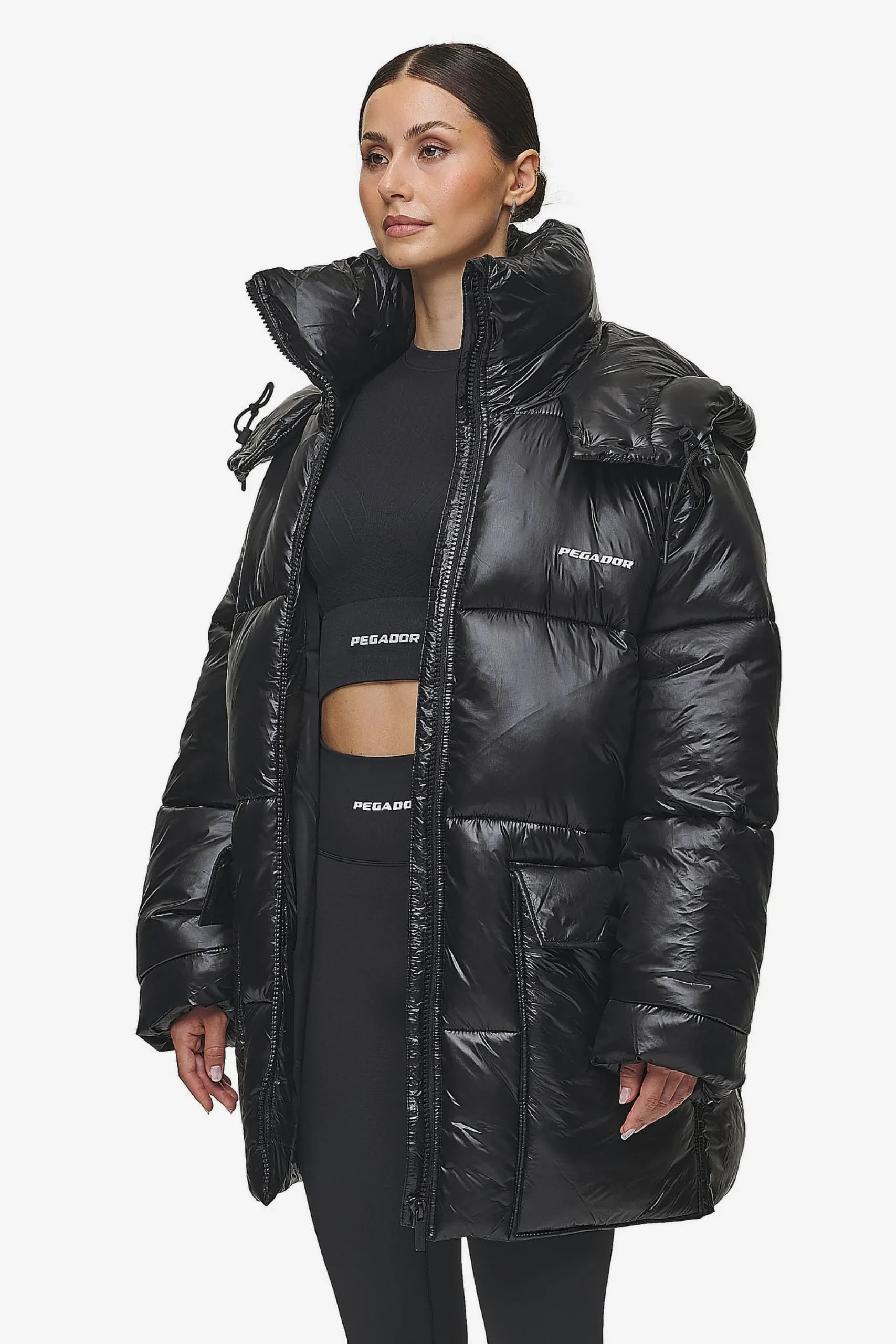 Pegador Jackets|Izzy Light Glossy Short Puffer Coat Black