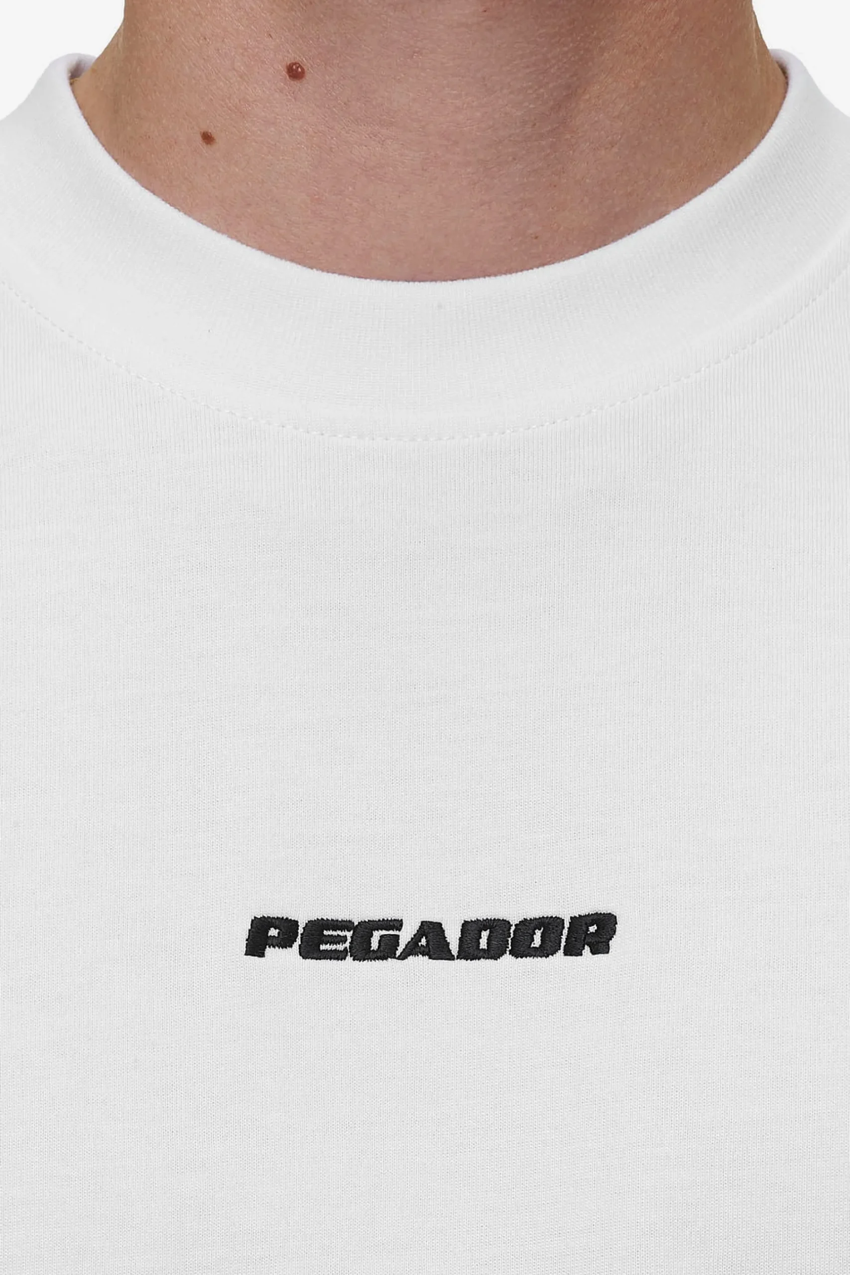 Pegador Tees|Logo Boxy Tee White