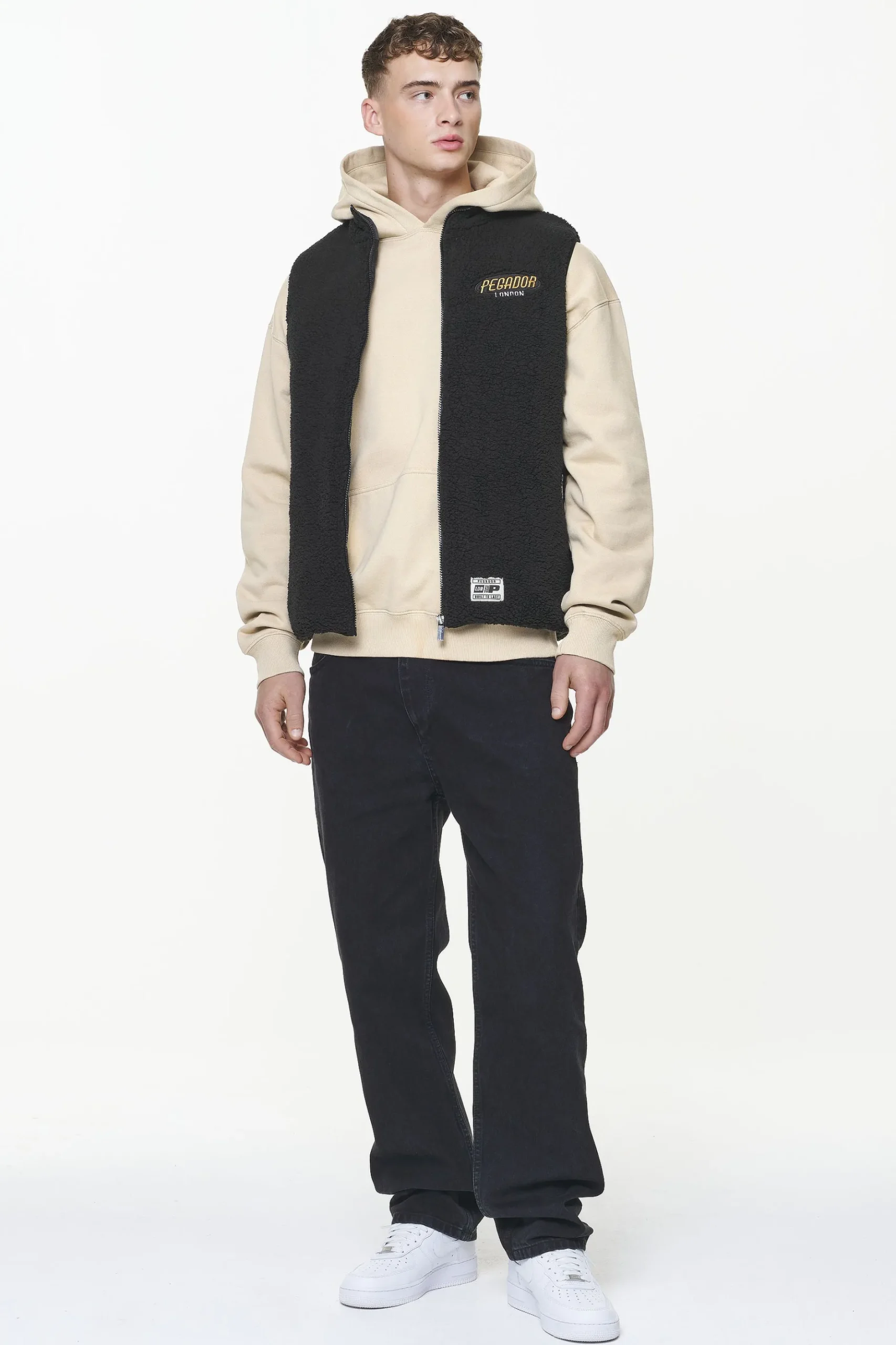 Pegador Vests|Orae Teddy Vest Onyx Black