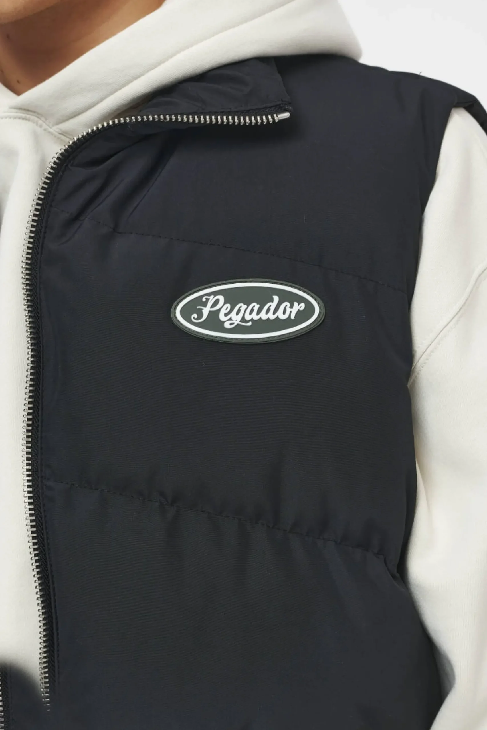 Pegador Vests|Yale Puffer Vest Black Ink